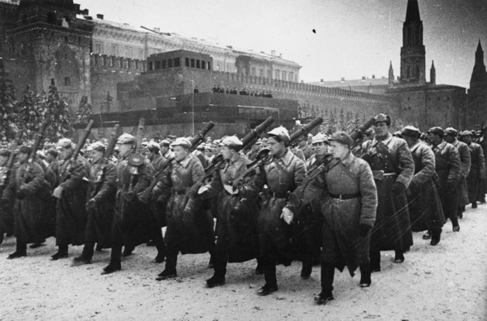 Военный парад в Москве 7 ноября 1941 года