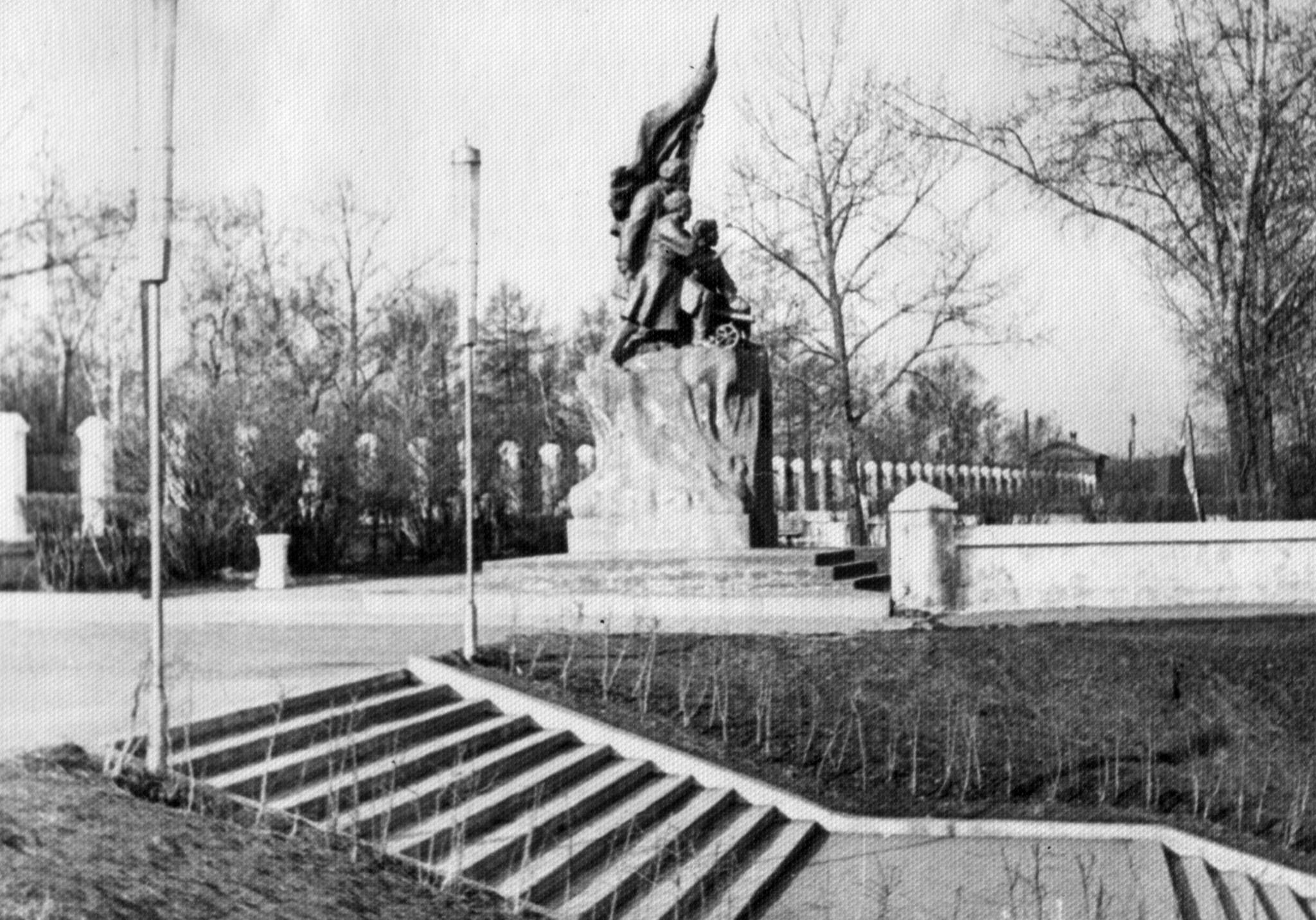 Памятник борцам революции. Начало 1960х